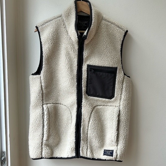 Abercrombie & Fitch Sherpa Vest - Picture 1 of 3